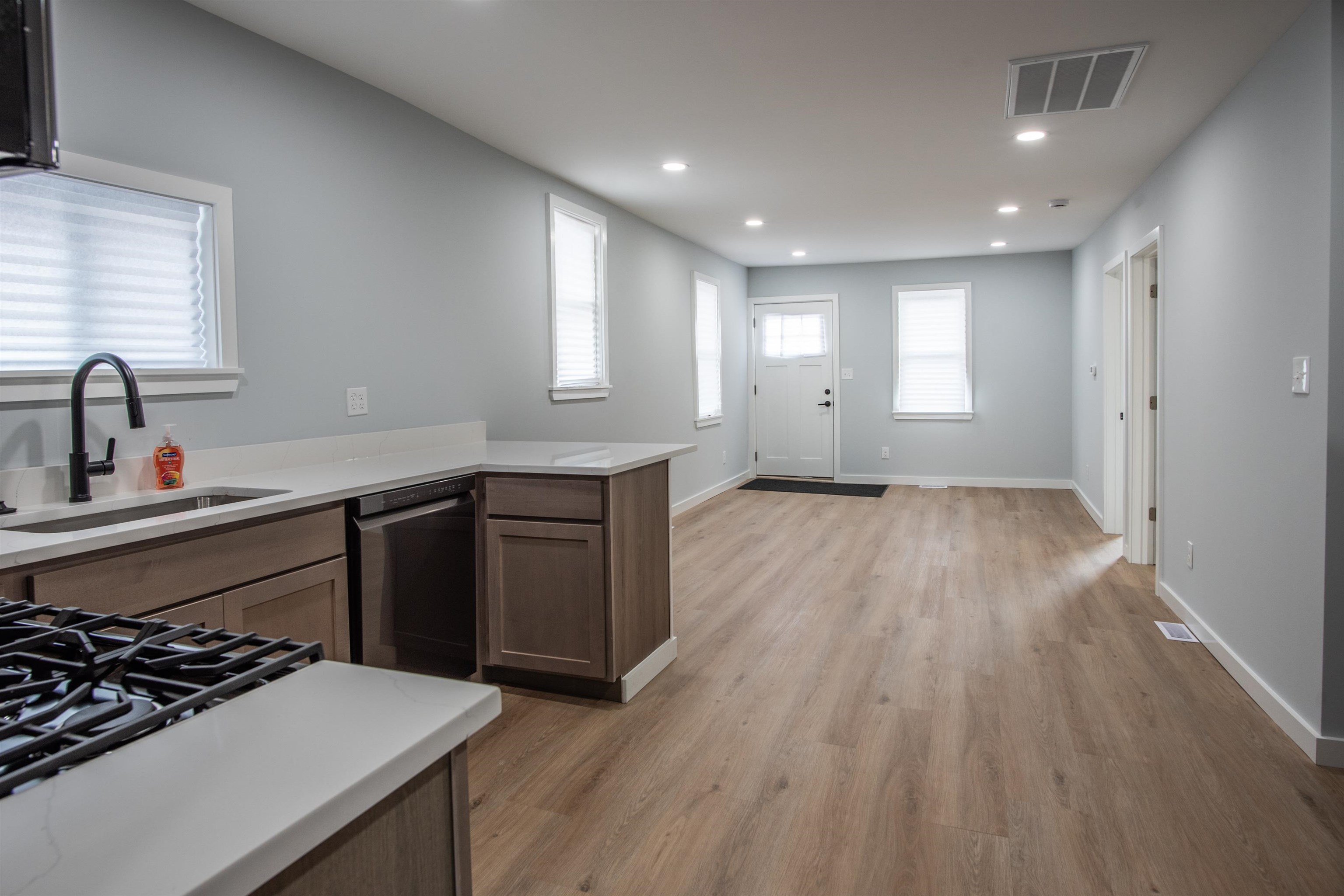 20925 Ridgemont Road Harper Woods, MI 48225 - Photo 9 of 18
