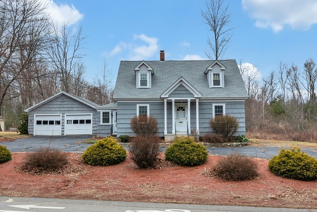 1804 Wellington Road Manchester, NH 03104 - Photo 1 of 40 Gallery Image 1