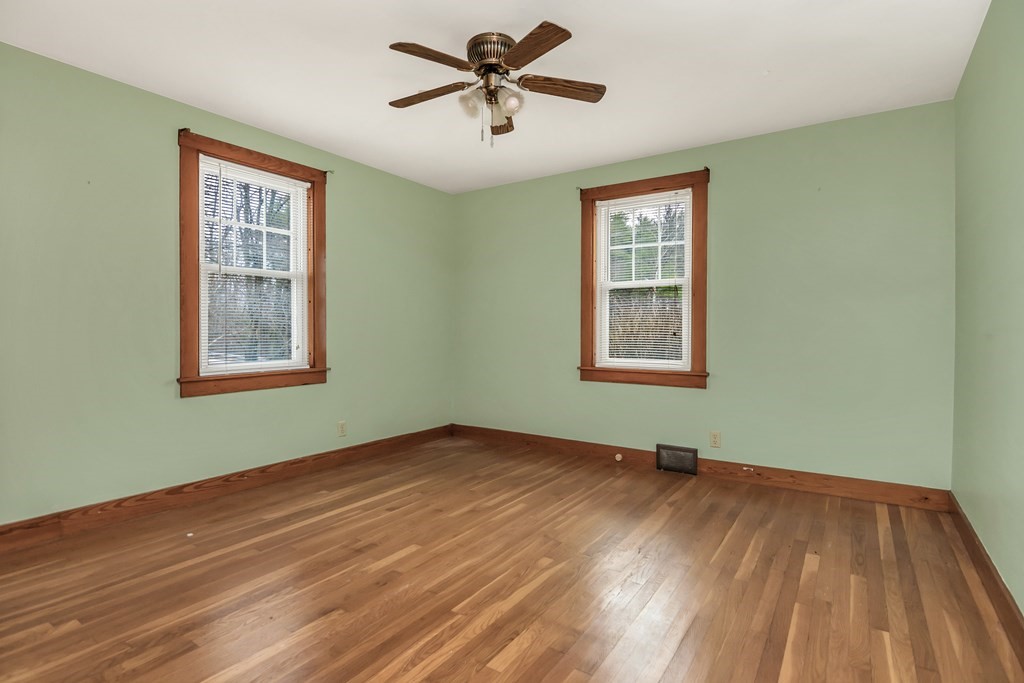 1804 Wellington Road Manchester, NH 03104 - Photo 18 of 40 Gallery Image 18