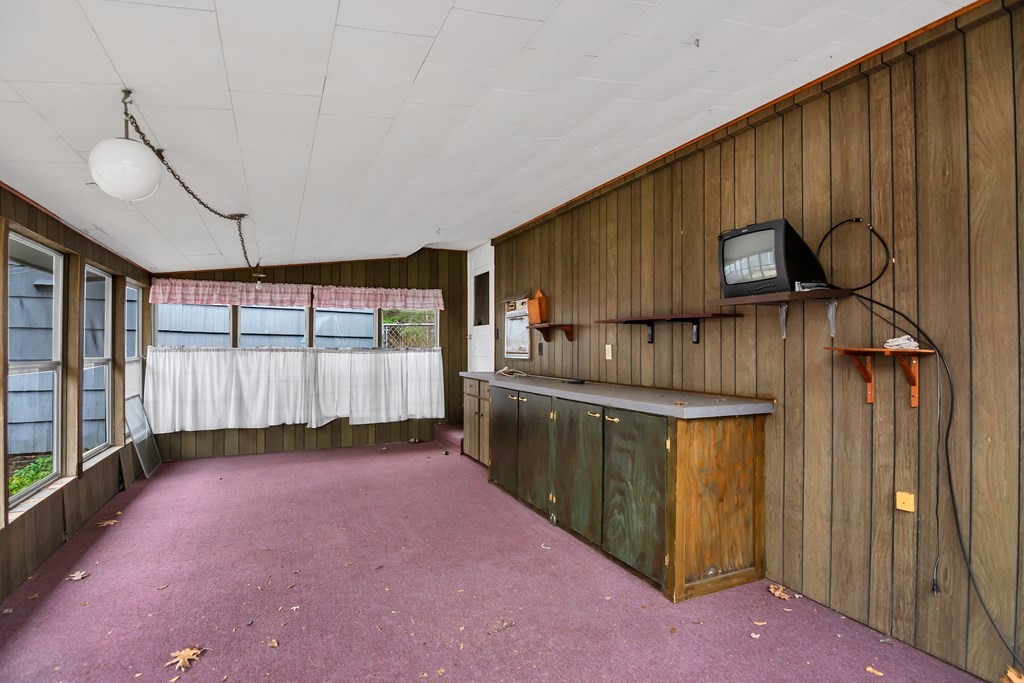 1804 Wellington Road Manchester, NH 03104 - Photo 36 of 40 Gallery Image 36