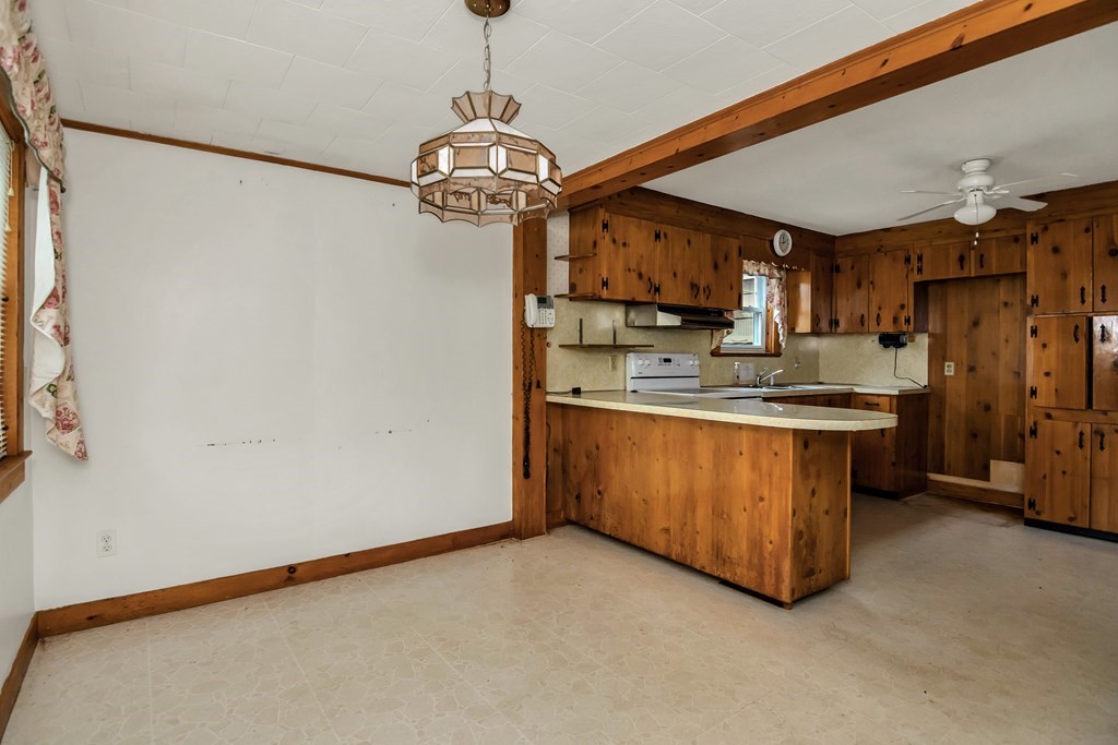 1804 Wellington Road Manchester, NH 03104 - Photo 7 of 40 Gallery Image 7