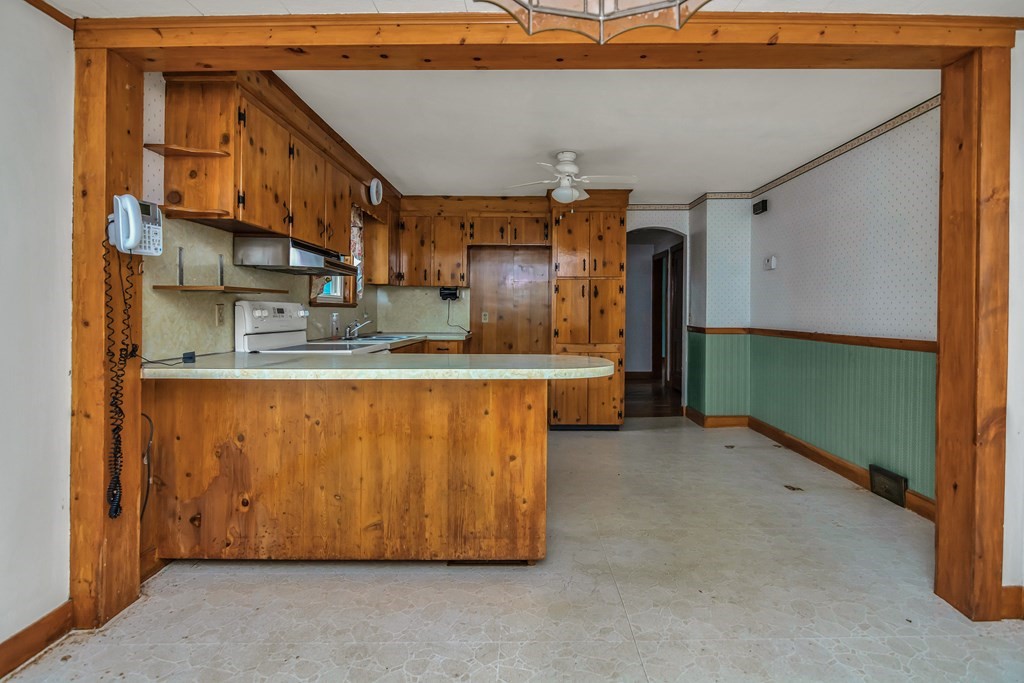 1804 Wellington Road Manchester, NH 03104 - Photo 8 of 40 Gallery Image 8