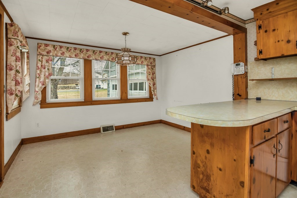 1804 Wellington Road Manchester, NH 03104 - Photo 10 of 40 Gallery Image 10