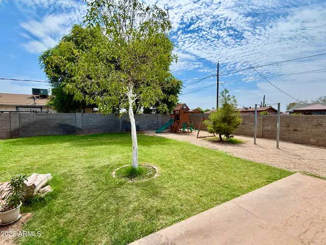 a house view with a outdoor space