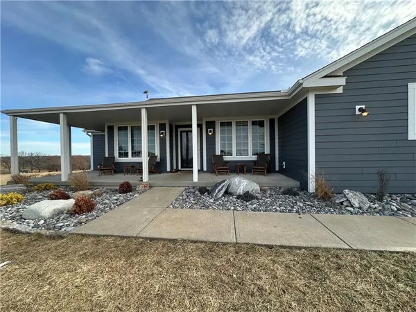 $659,000 | 17368 254th Street, Tonganoxie, KS 66086