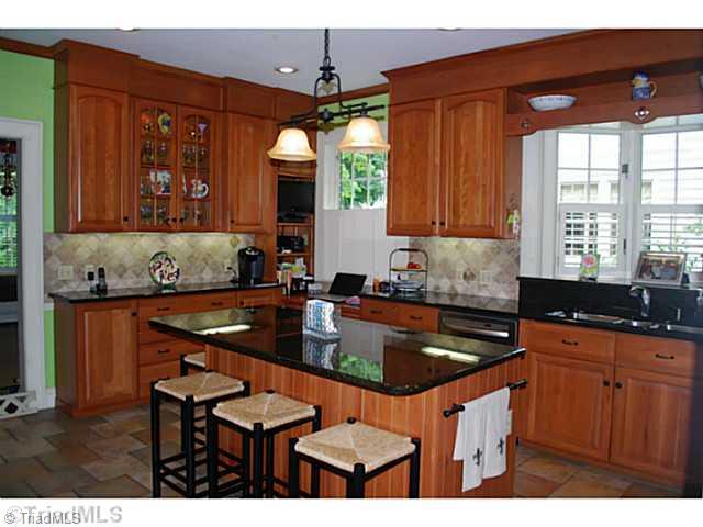 809 Arbor Road Winston-Salem, NC 27104 - Photo 12 of 16 Kitchen.