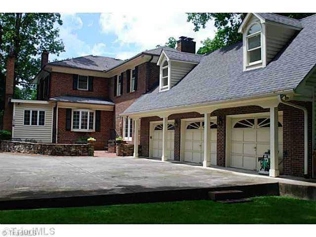 809 Arbor Road Winston-Salem, NC 27104 - Photo 14 of 16 Exterior Back.