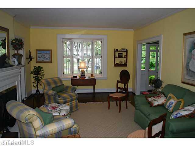 809 Arbor Road Winston-Salem, NC 27104 - Photo 3 of 16 Living Room.