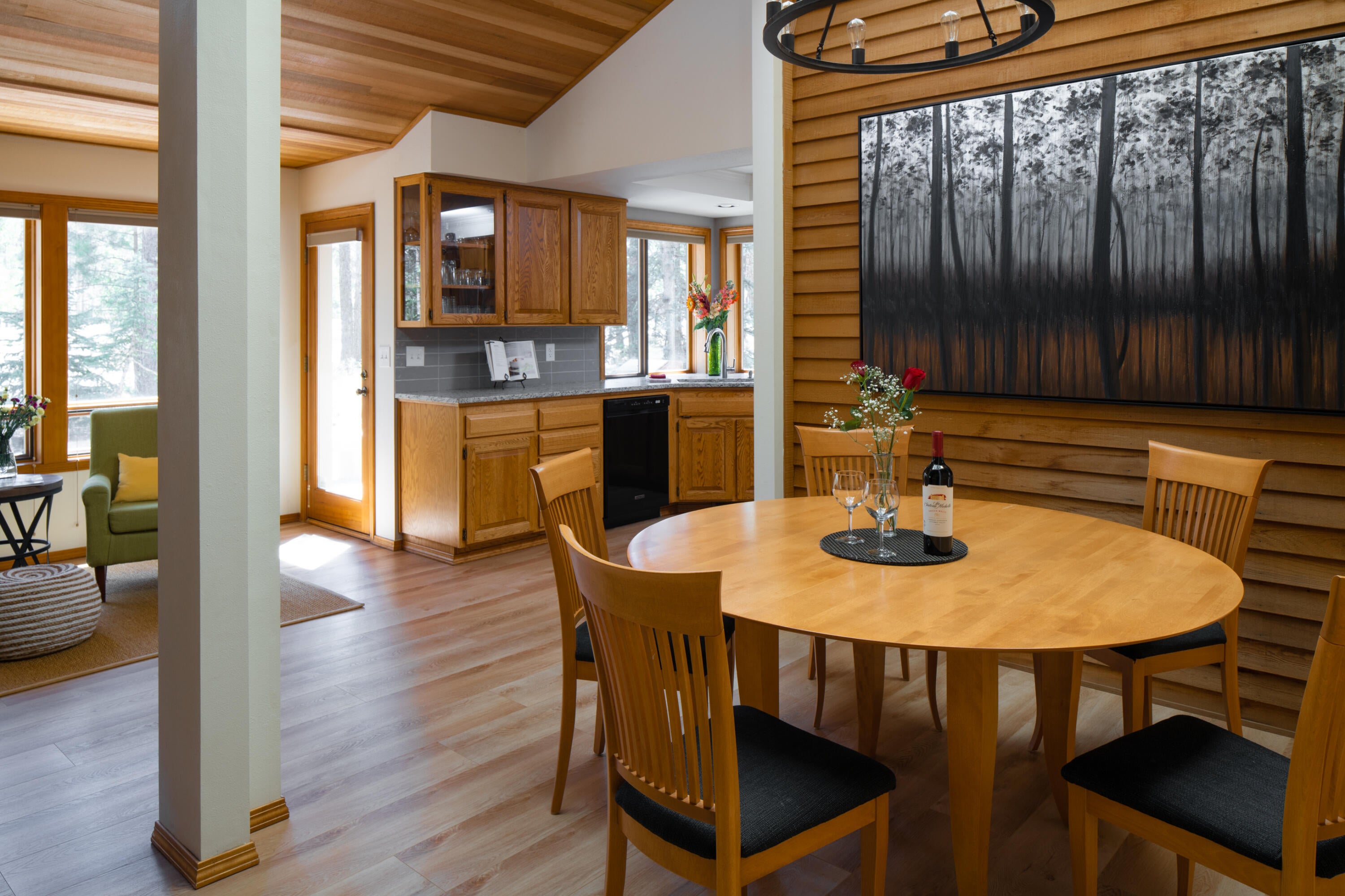 57720 Filbert Lane, Unit 1 Sunriver, OR 97707 - Photo 3 of 19 Dining Area