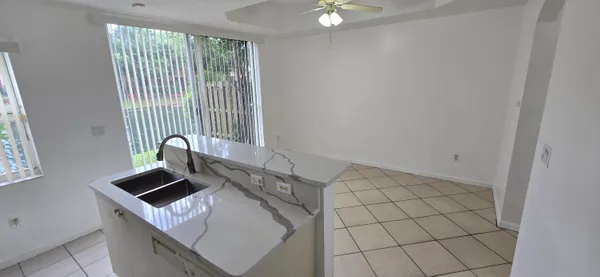 $2,400 | 4942 Leeward Lane, Dania Beach, FL 33312