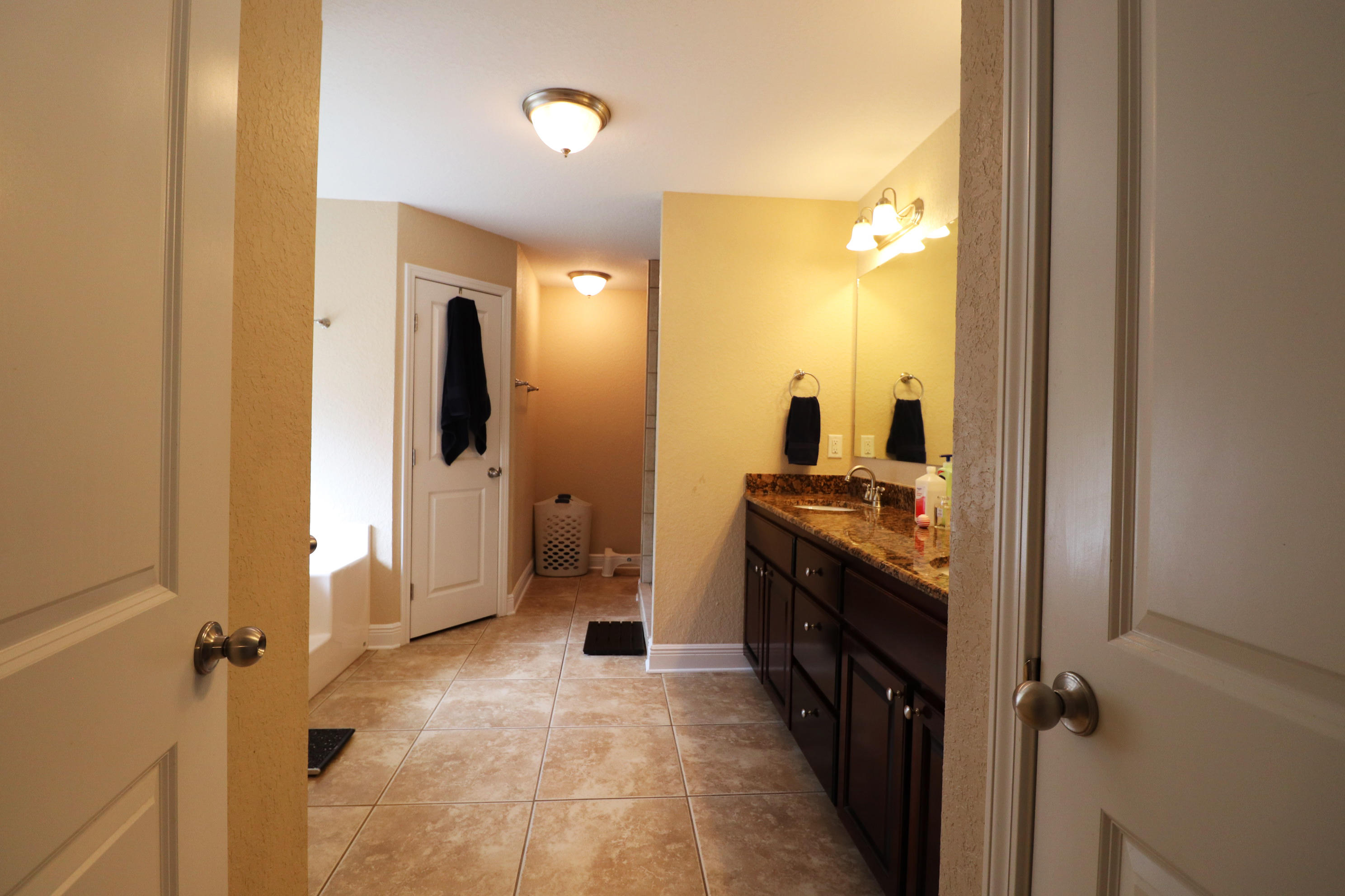 6181 Hummingbird Lane Crestview, FL 32536 - Photo 26 of 56 Master BathRm 1