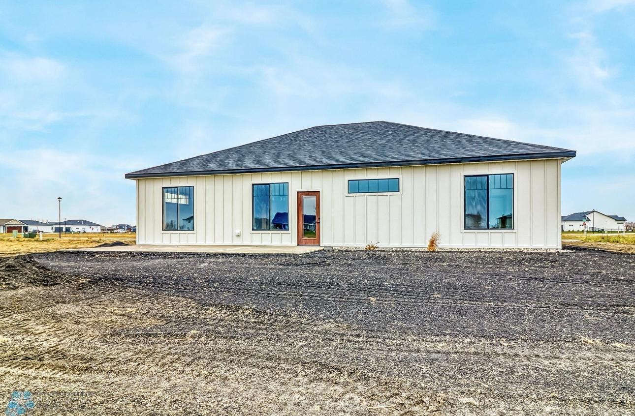 215 Emma Court Mapleton, ND 58059 - Photo 27 of 49