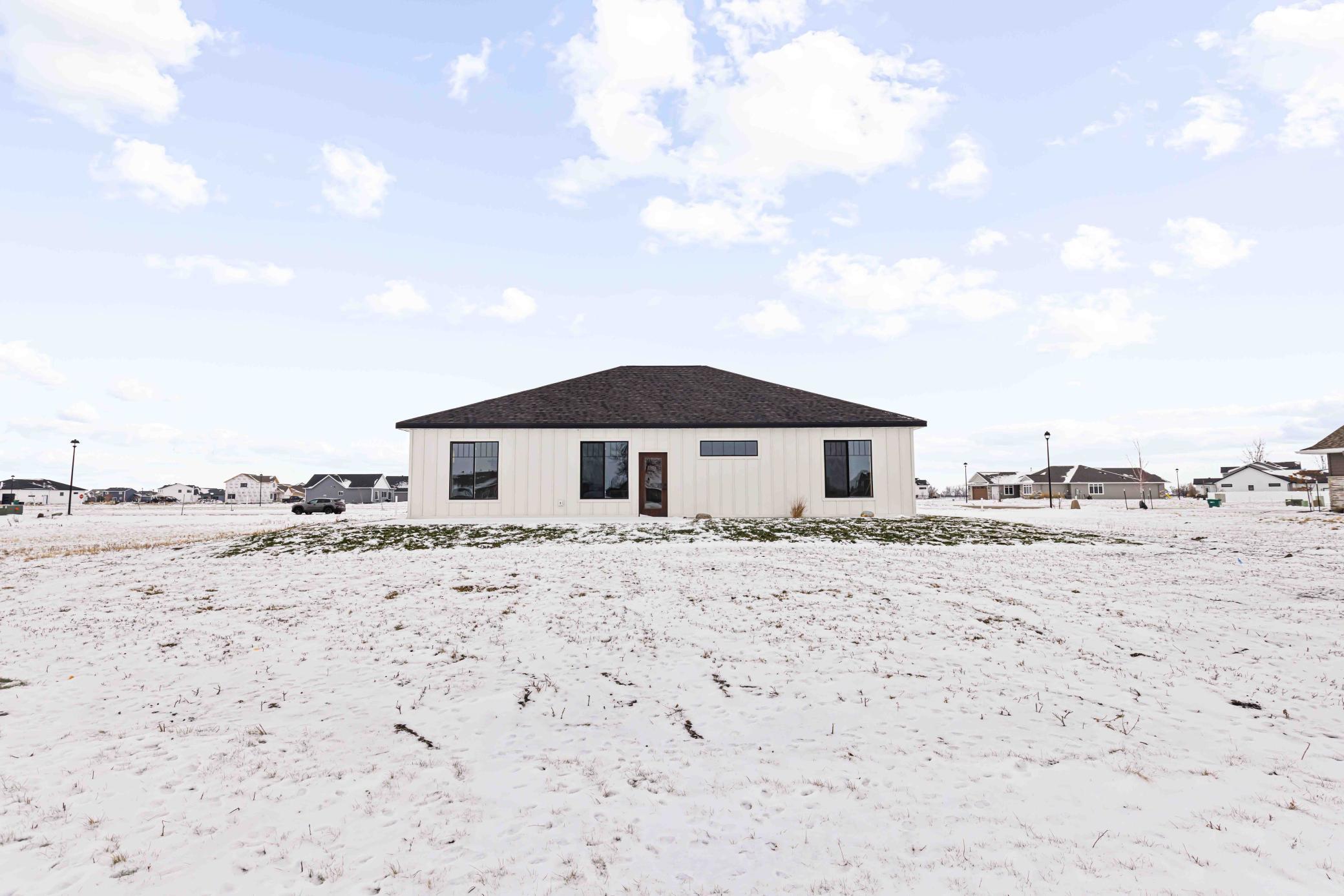 215 Emma Court Mapleton, ND 58059 - Photo 3 of 48