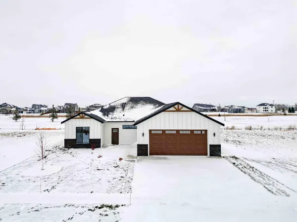 $495,000 | 215 Emma Court, Mapleton, ND 58059
