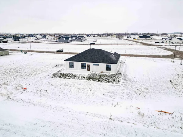 $495,000 | 215 Emma Court, Mapleton, ND 58059