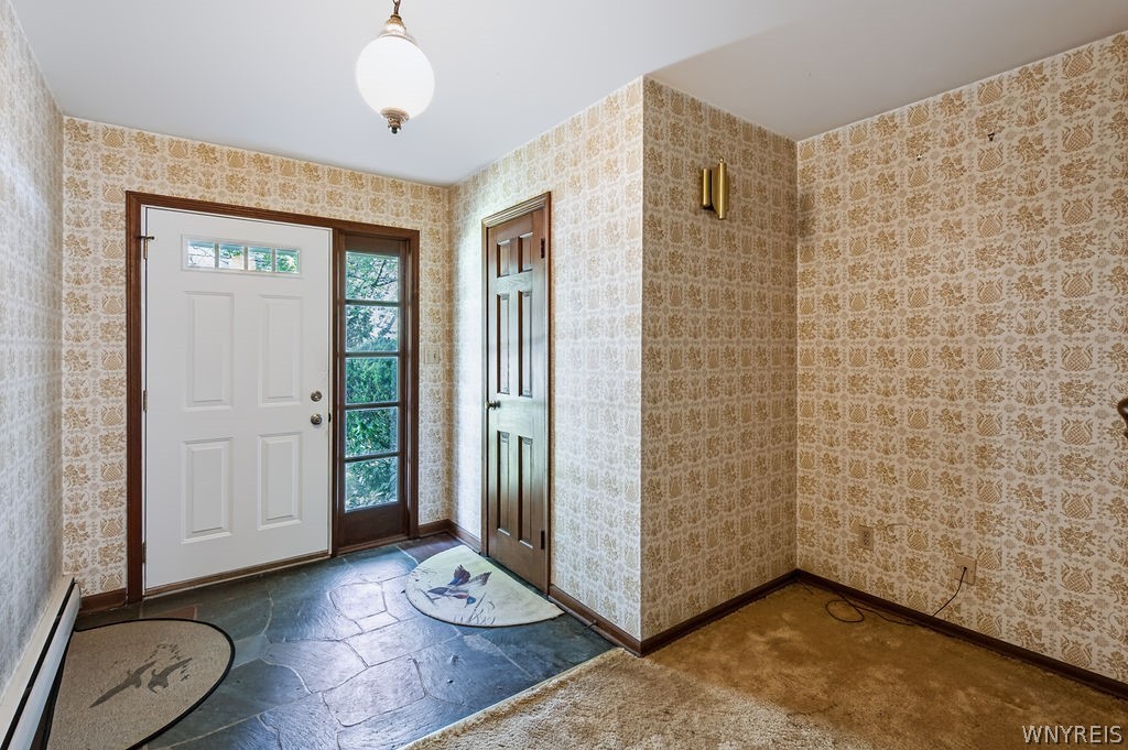 702 Ridge Road Lewiston, NY 14092 - Photo 3 of 49