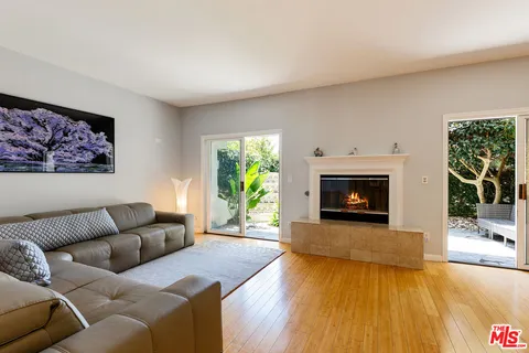 $1,699,999 | 6435 Zumirez Drive, Unit 14, Malibu, CA 90265
