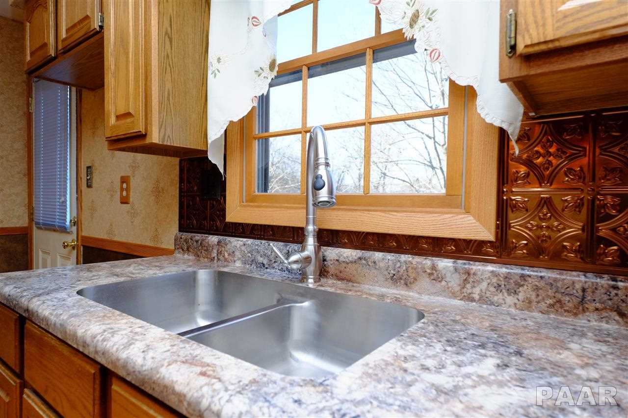 3082 Cole Hollow Road Pekin, IL 61554 - Photo 14 of 36 Gallery Image 14