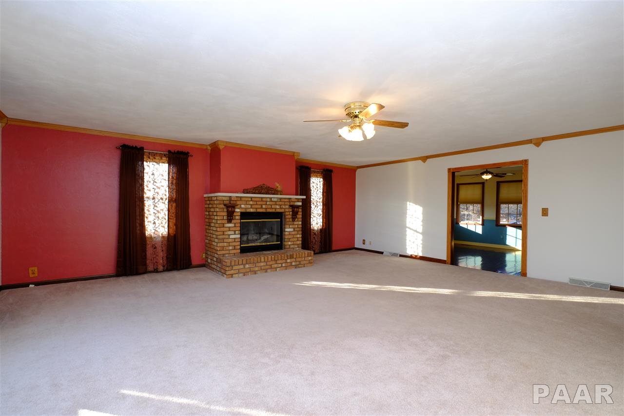 3082 Cole Hollow Road Pekin, IL 61554 - Photo 3 of 36 Gallery Image 3