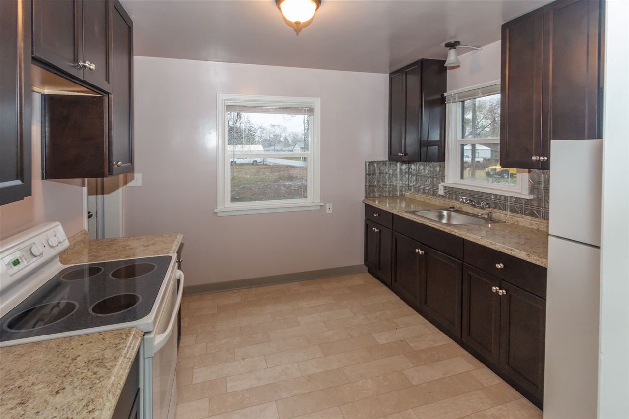 402 North Locust Road Spokane Valley, WA 99206 - Photo 3 of 20