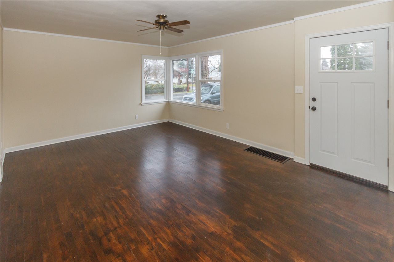 402 North Locust Road Spokane Valley, WA 99206 - Photo 7 of 20