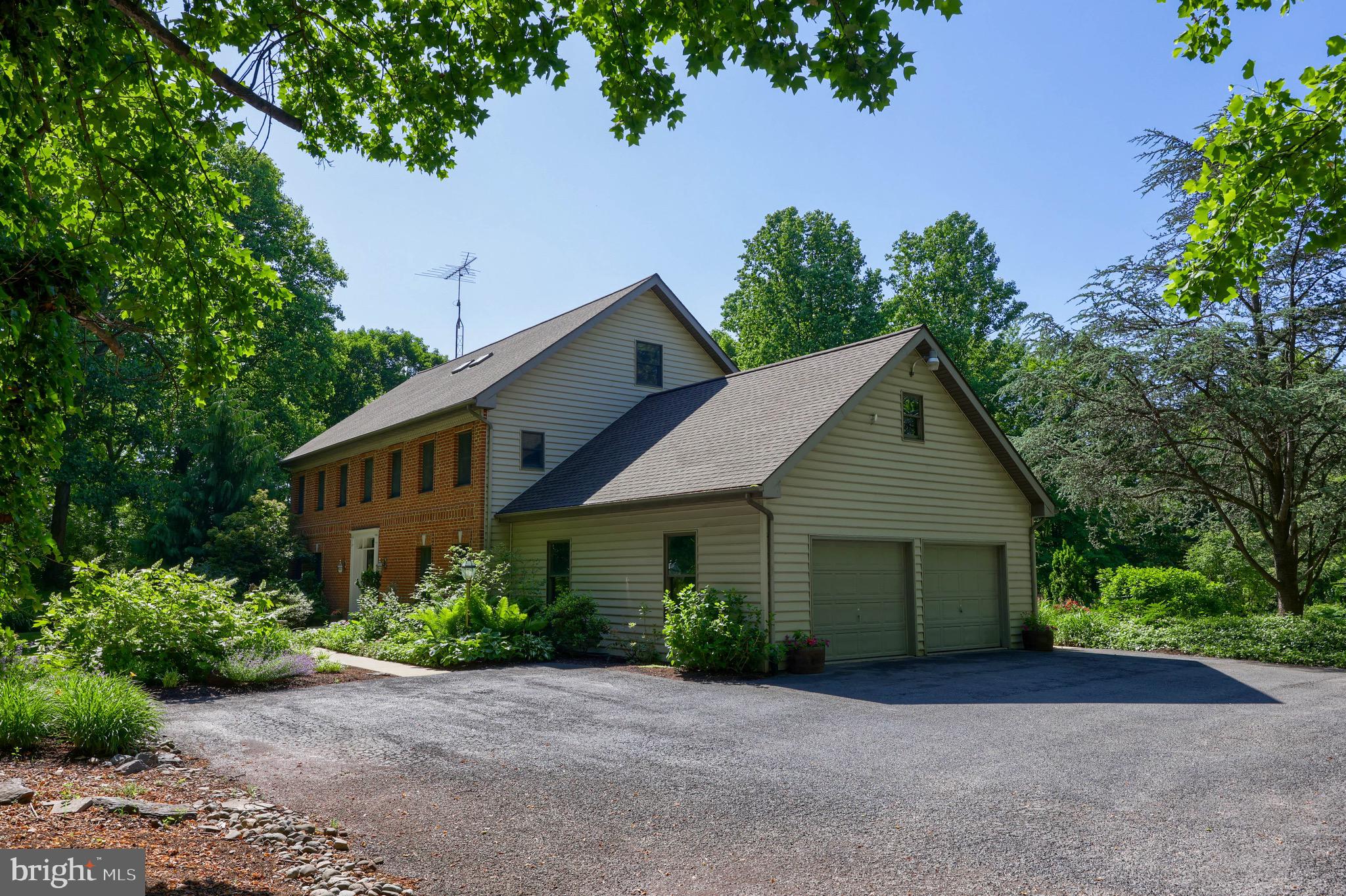 575 Church Road Manheim, PA 17545 - Photo 8 of 96