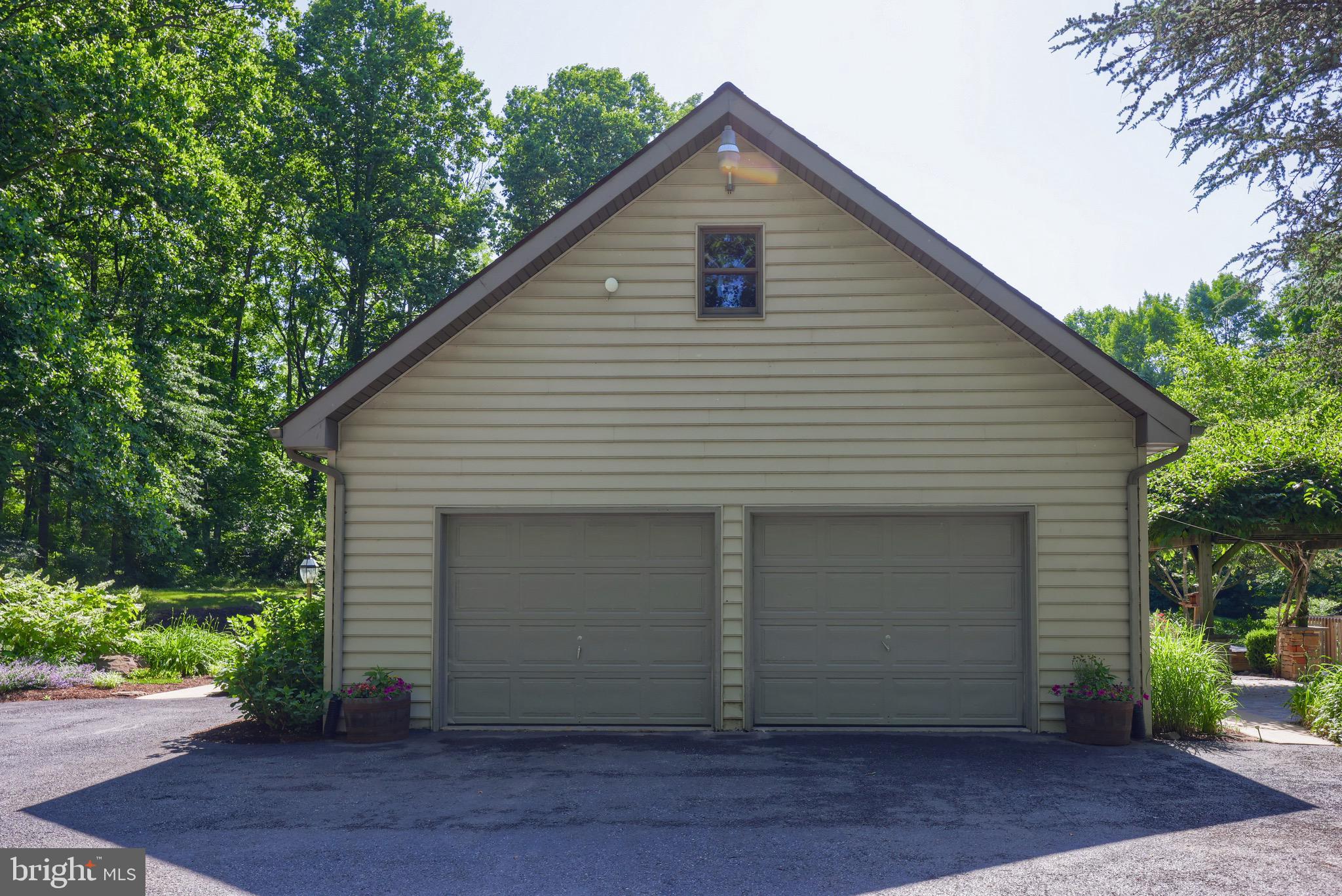 575 Church Road Manheim, PA 17545 - Photo 9 of 96