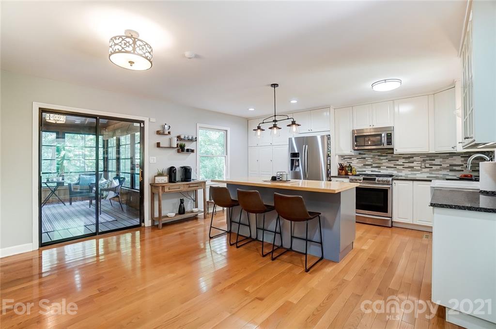 11631 Abernathy Road Charlotte, NC 28216 - Photo 11 of 46 Gallery Image 11