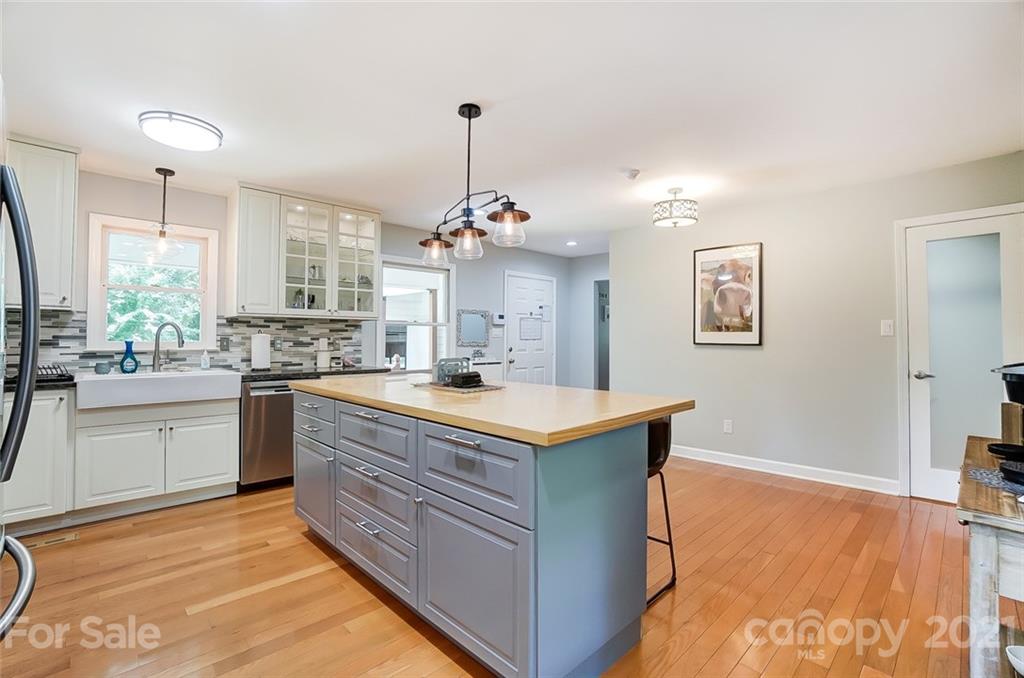 11631 Abernathy Road Charlotte, NC 28216 - Photo 14 of 46 Gallery Image 14