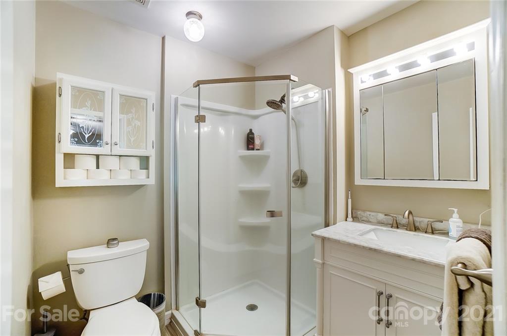 11631 Abernathy Road Charlotte, NC 28216 - Photo 19 of 46 Gallery Image 19