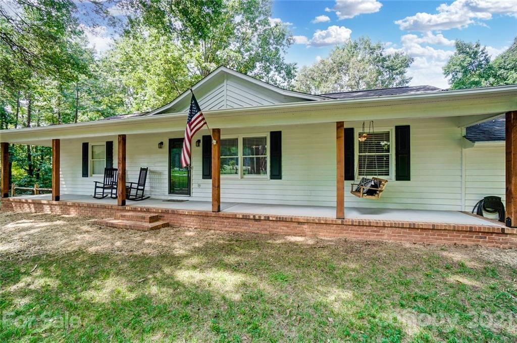 11631 Abernathy Road Charlotte, NC 28216 - Photo 3 of 46 Gallery Image 3