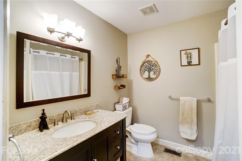 11631 Abernathy Road Charlotte, NC 28216 - Photo 22 of 46 Gallery Image 22