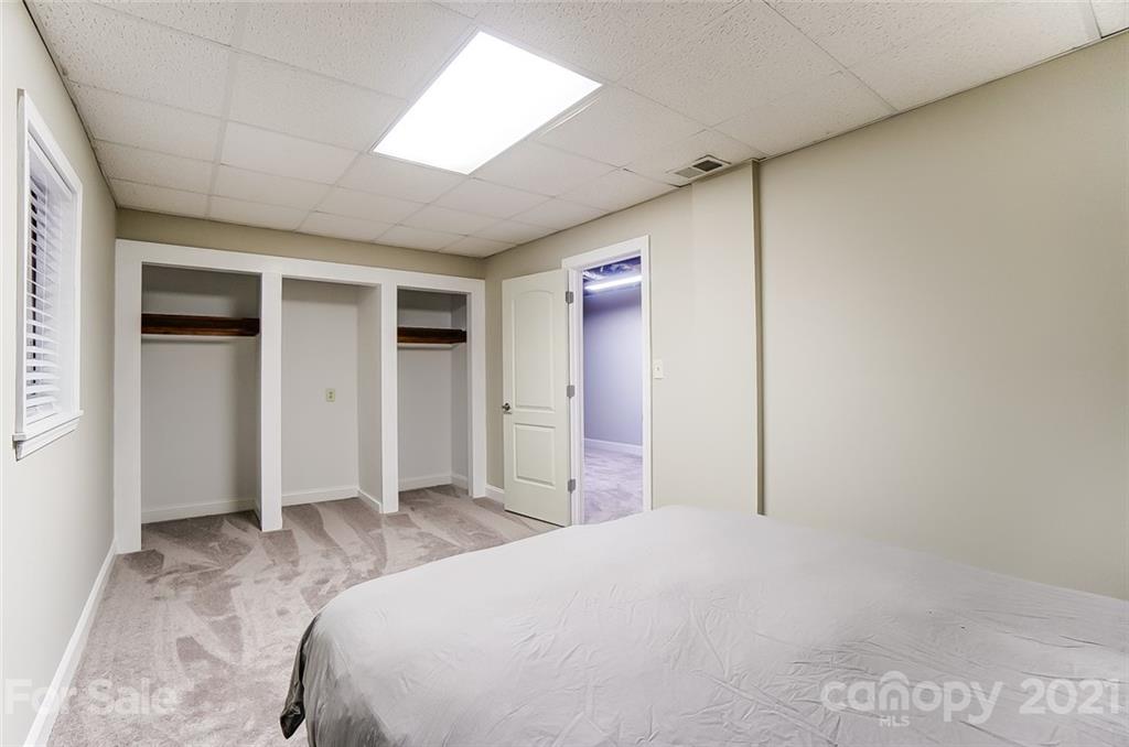11631 Abernathy Road Charlotte, NC 28216 - Photo 30 of 46 Gallery Image 30
