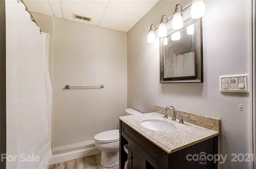 11631 Abernathy Road Charlotte, NC 28216 - Photo 32 of 46 Gallery Image 32