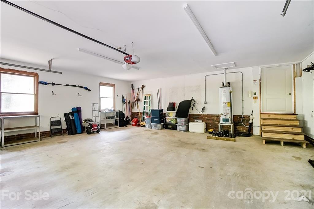 11631 Abernathy Road Charlotte, NC 28216 - Photo 34 of 46 Gallery Image 34