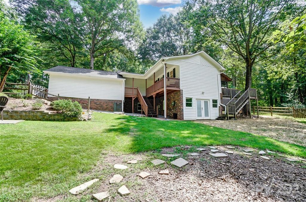 11631 Abernathy Road Charlotte, NC 28216 - Photo 37 of 46 Gallery Image 37