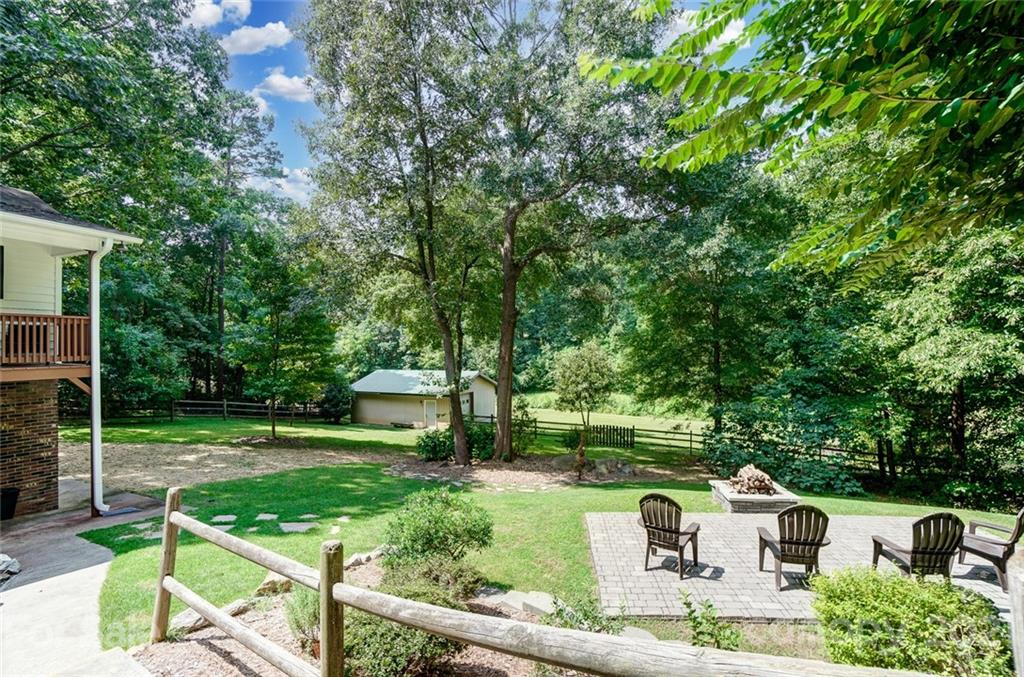 11631 Abernathy Road Charlotte, NC 28216 - Photo 40 of 46 Gallery Image 40