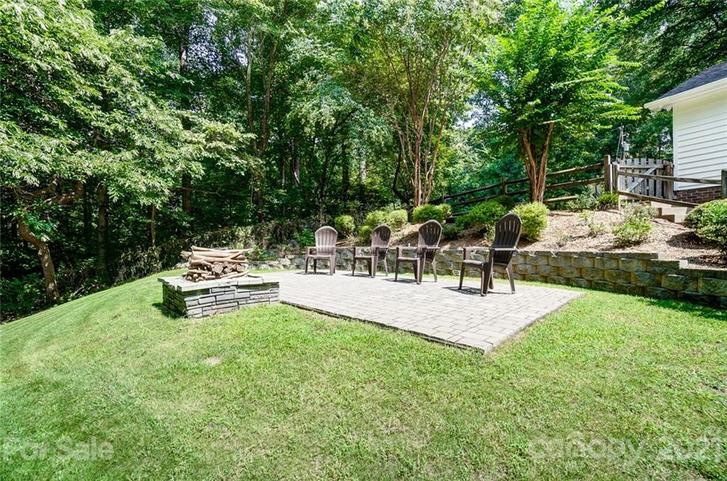 11631 Abernathy Road Charlotte, NC 28216 - Photo 41 of 46 Gallery Image 41