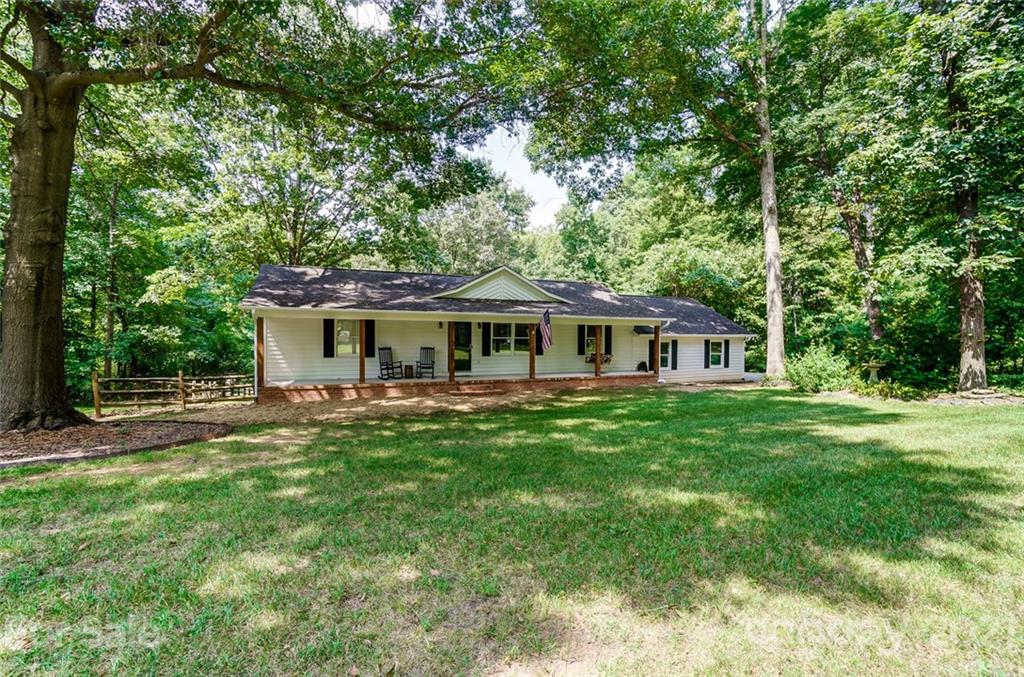 11631 Abernathy Road Charlotte, NC 28216 - Photo 7 of 46 Gallery Image 7