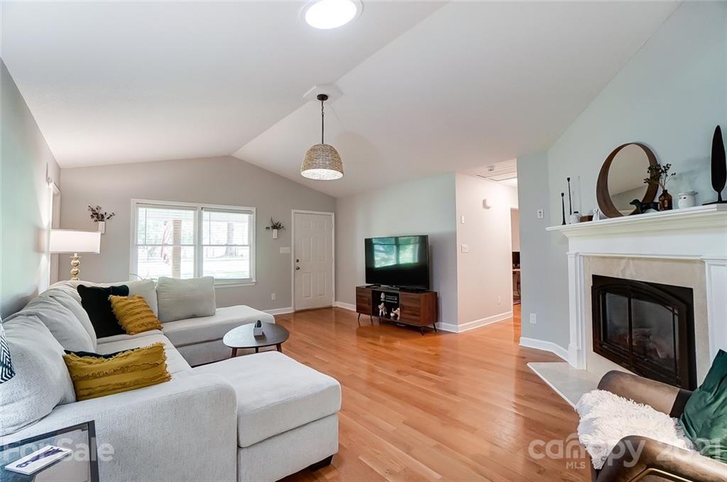 11631 Abernathy Road Charlotte, NC 28216 - Photo 9 of 46 Gallery Image 9