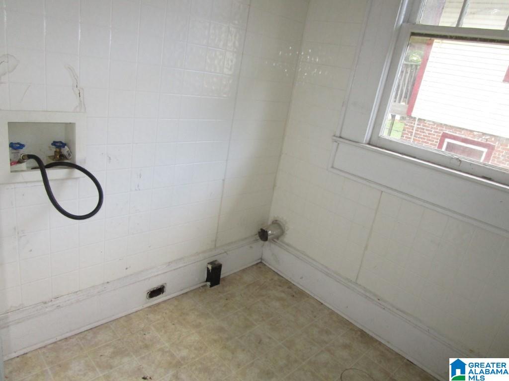 2348 22nd Street Southwest Birmingham, AL 35211 - Photo 7 of 28