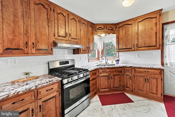 $319,900 | 7833 Dewey Drive, Harrisburg, PA 17112