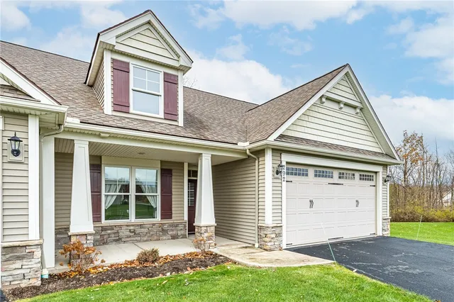 $364,900 | 292 Carriage Path Court, Webster, NY 14580