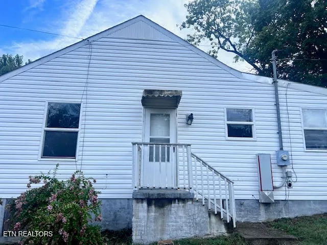 $270,000 | 626 East Lincoln Road, Alcoa, TN 37701