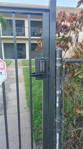 $1,600 | 421 Northeast 1st Street, Unit 108, Hallandale Beach, FL 33009