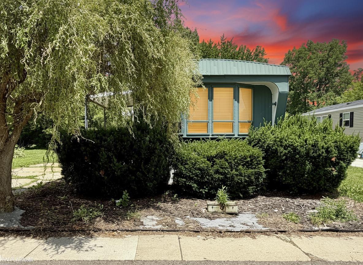11828 Cascade Circle Romeo, MI 48065 - Photo 1 of 13 50213129-a94fe562-d6e7-41f1-ab05-fdb85f6c79de.JPG