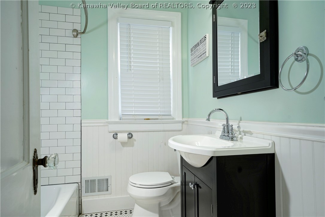 1209 Oakmont Road Charleston, WV 25314 - Photo 14 of 35 Gallery Image 14
