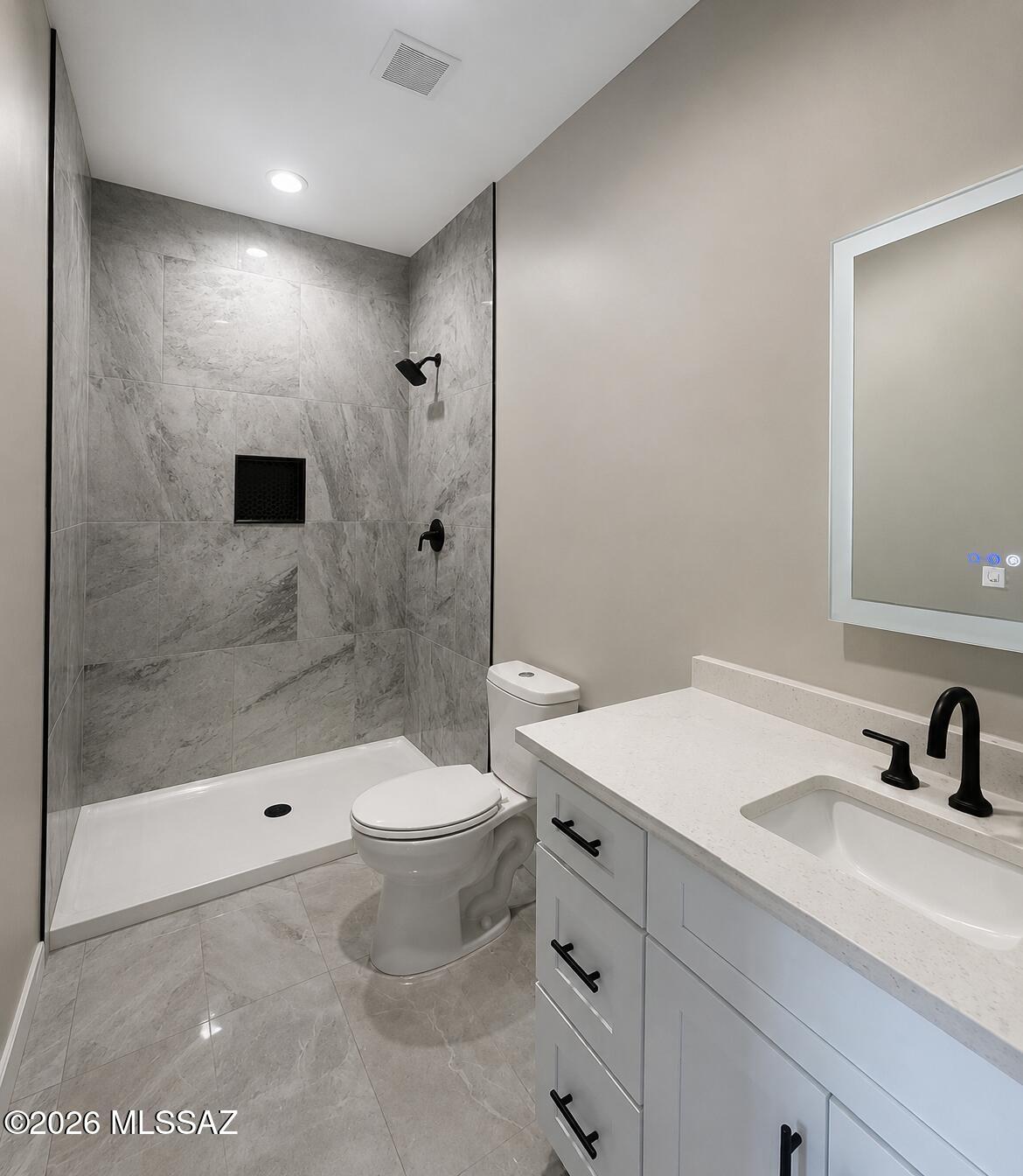 427 Cancun Court Rio Rico, AZ 85648 - Photo 12 of 20 bathroom