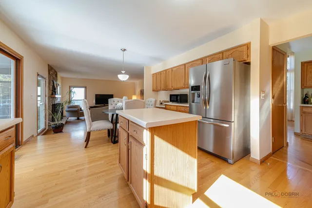 $650,000 | 126 South Fiore Parkway, Vernon Hills, IL 60061