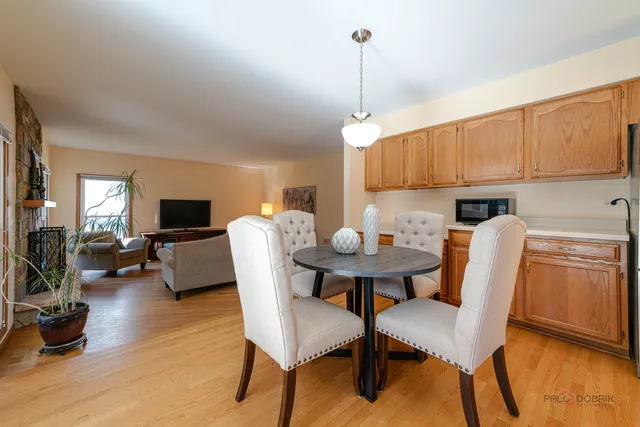 $650,000 | 126 South Fiore Parkway, Vernon Hills, IL 60061